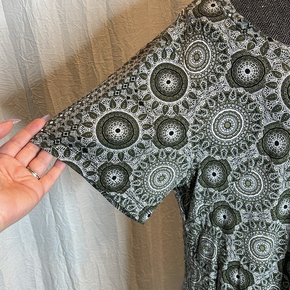 Rose + Olive Geometric Medallion Plus Size Top w/ Blouson Accent 2X - Picture 3 of 5